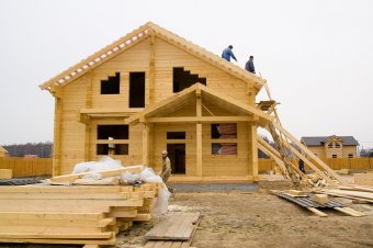 В России будут развивать деревянное домостроение