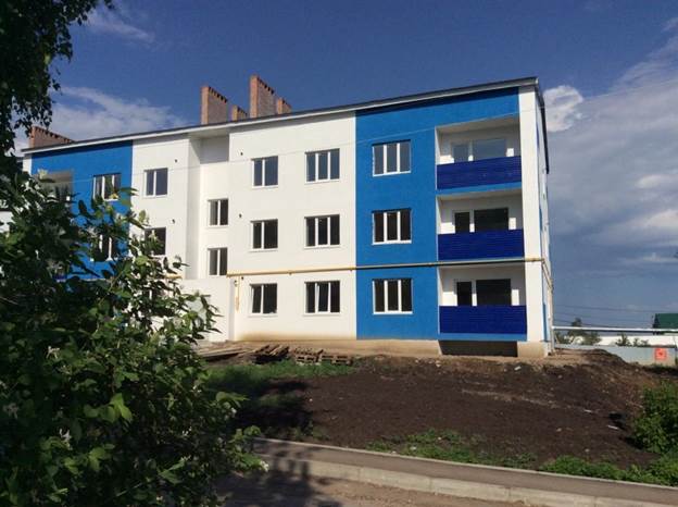 В Новосемейкино жителей аварийных домов переселяют в новые квартиры