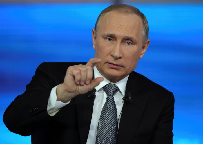 Путин призвал не увеличивать списки аварийного жилья